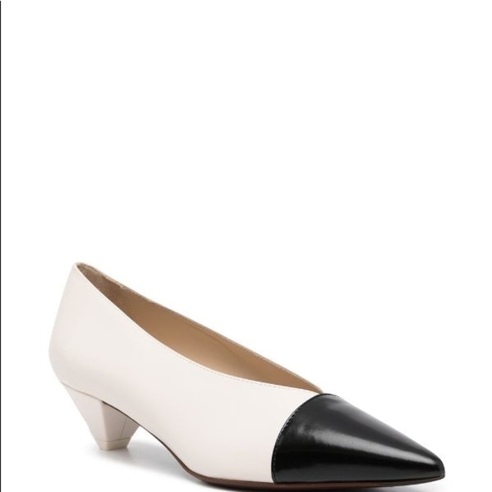 Tod’s Low Heel Tone Cap Toe Pumps Leather Made in Italy Luxury
